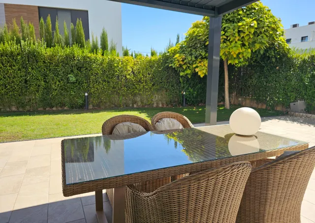 Vivienda unifamiliar pareada en urbanización de 18 vecinos, de 2019, con 230 m2 construidos, 200 m2 de jardín y piscina comunitaria, ubicada en la mejor zona de Córdoba — 12