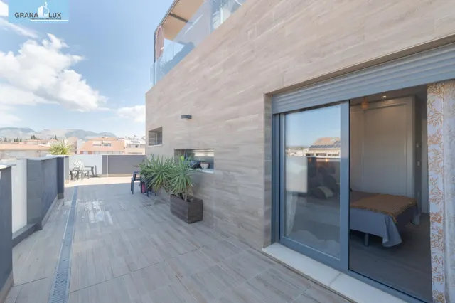 Ático dúplex con piscina en Maracena — 26