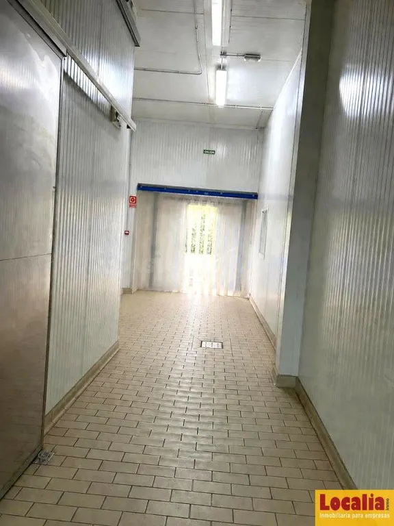 Nave Industrial en venta en Cartes de 1328 m2 - foto 4