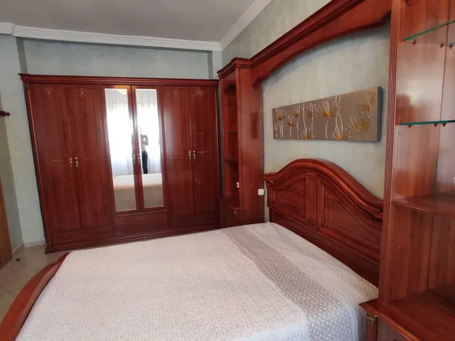 CASA EN UNA PLANTA !! Tres dormitorios, dos baños, patio, cochera. — 22