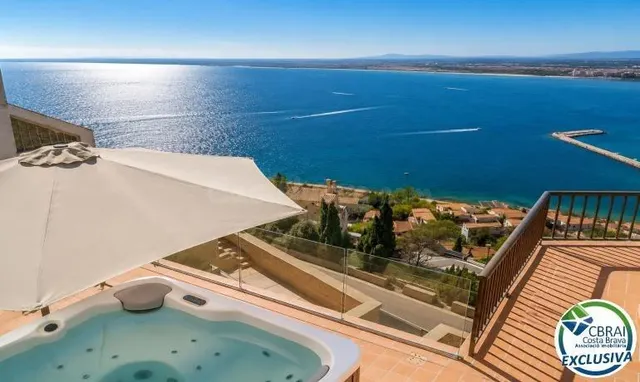 Elegante chalet mediterráneo con jacuzzi, garaje y espectacu - foto 3