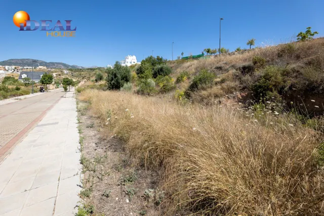 Venta de solar urbano en La Zubia (Zona Altos de La Zubia) — 7