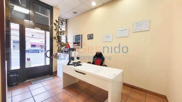 LOCAL EN ALQUILER totalmente acondicionado en Via Roma en Se - foto 2