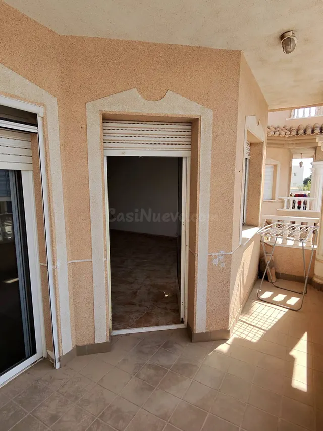 Piso de 3 dormitorios con garaje, terraza y ascensor en San Javier — 2