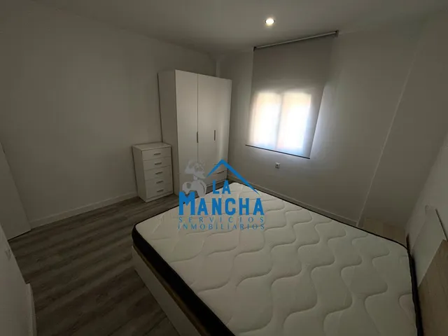 *720€ al mes* inmobiliaria la mancha alquila piso en zona centro de salud canal maria cristina de Albacete — 35