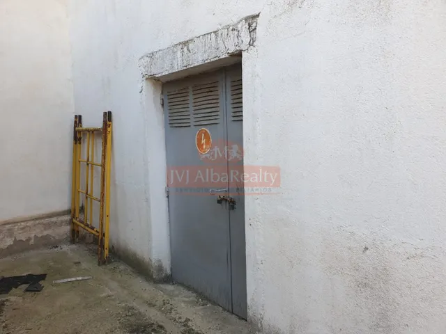 Se vende terreno en la carretera de Ayora con dos naves — 28