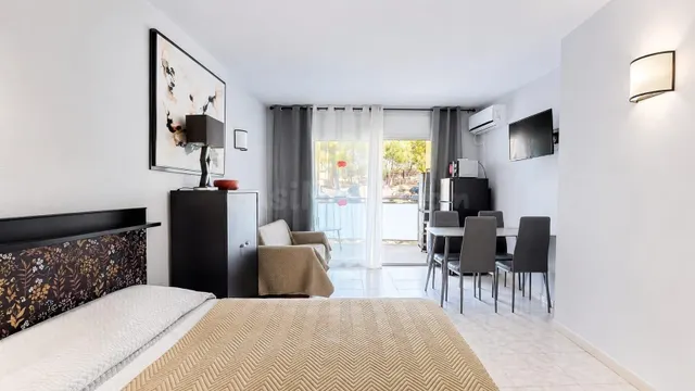 ESTUDIO CON VISTAS AL MAR, PISCINA Y LICENCIA TURÍSTICA JUNT - foto 5