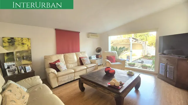 Espectacular chalet independiente con piscina privada y gran parcela en La Pobla de Vallbona — 11