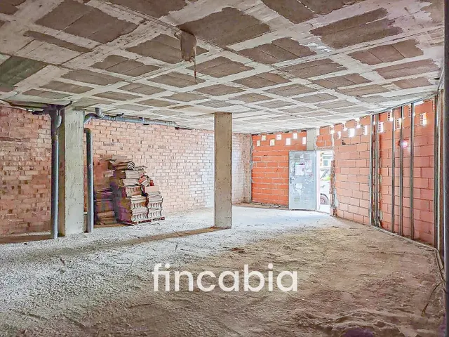 Local comercial en venta en Santa Coloma de Farners. — 10