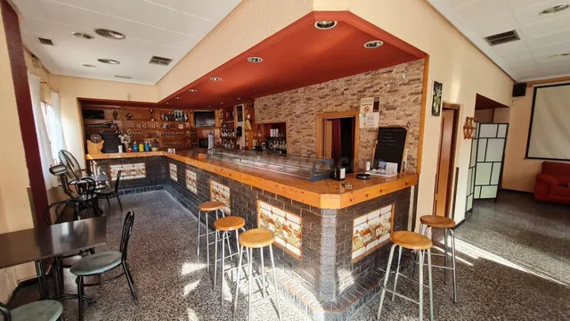 Local comercial 100m² en venta - Miralbueno - foto 2