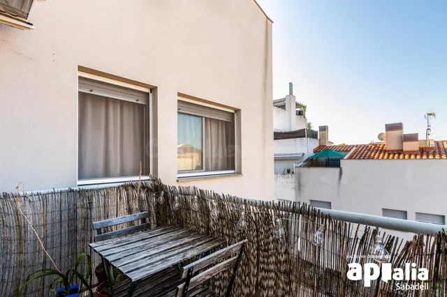 Ático dúplex de 120 m2 con terraza íntima y vistas despejada - foto 3