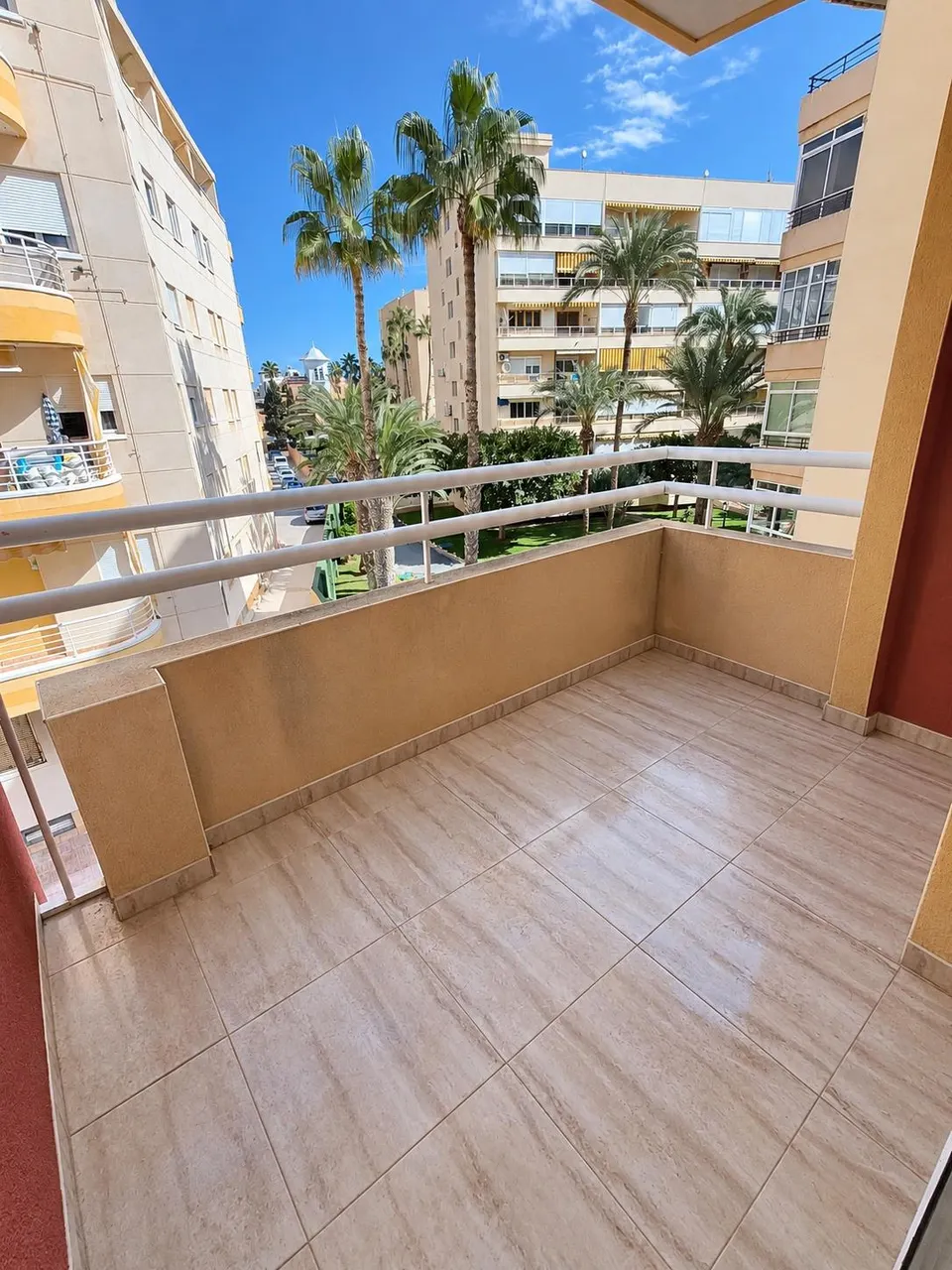 Gran apartamento en Torrevieja: 2 hab, 1 baño