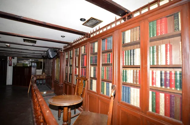 Urbis te ofrece un fantástico local en venta en zona San Juan, Salamanca. — 2
