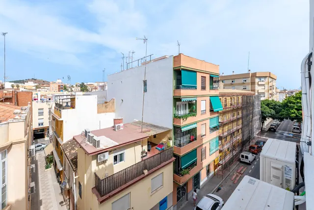 Amplio Apartamento con Licencia Turística en el Corazón de la Ciudad — 17