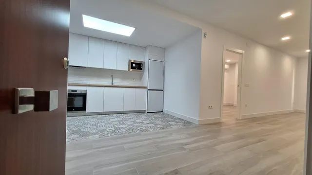 Apartamento SIN AMUEBLAR de un dormitorio y completamente reformado en la Plaza Cetina — 17