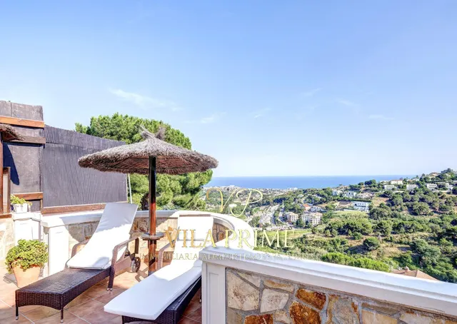 ESPECTACULAR CHALET CON VISTAS AL MAR, ALELLA