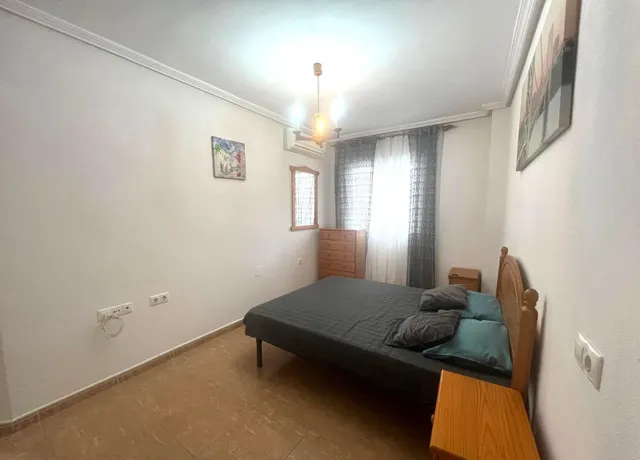 ¡alquiler de larga duración en Torrevieja! amplio y luminoso apartamento de 2 dormitorios en calle caballero de rodas — 10