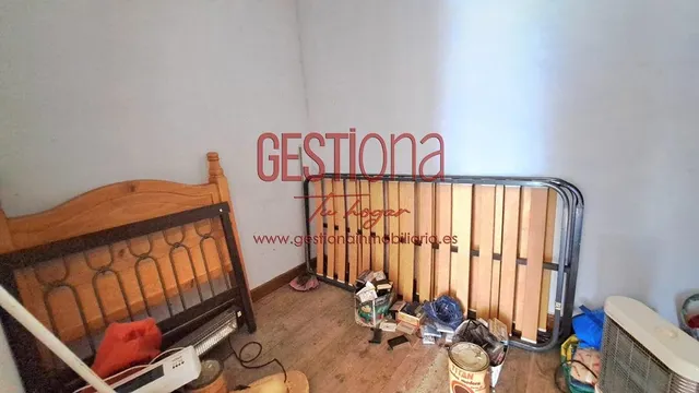 MAJESTUOSA CASA PARA REFORMAR. SOBA — 39
