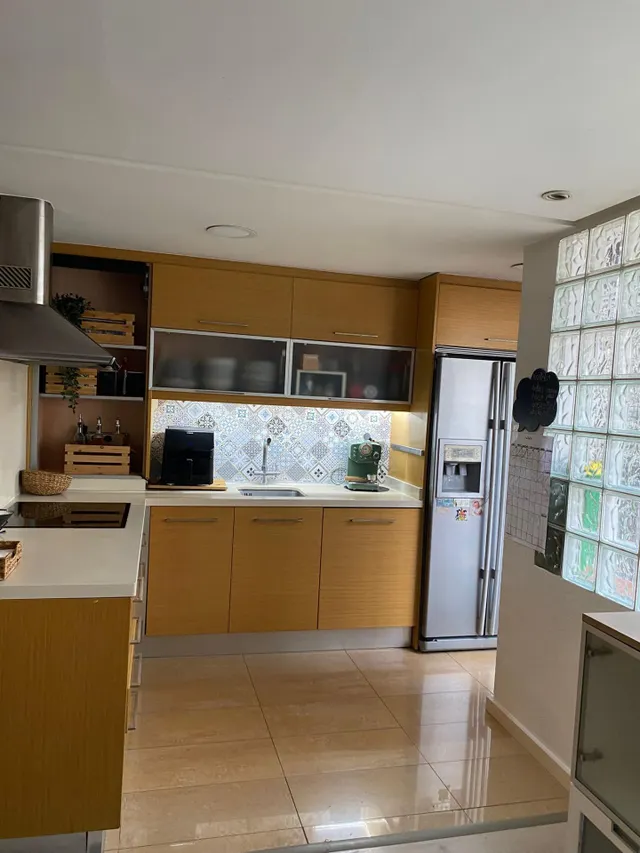 Espectacular adosado con buhardilla , apartamento independiente con baño y sin cocina, garaje doble y piscina en zona residencial premium — 12