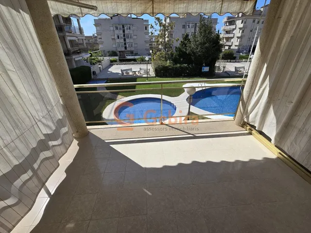 PISO EN LA PLAYA CON PISCINA COMUNITARIA