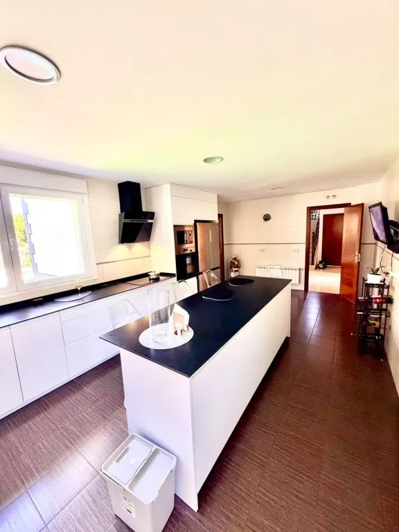 Exclusivo chalet individual con la mejor ubicación de la zona. — 7