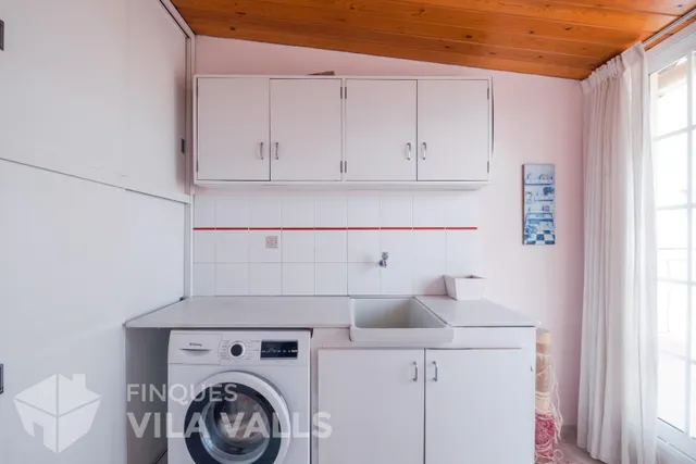Casa con garaje para 5 coches, 2 terrazas y amplios espacios familiares — 41