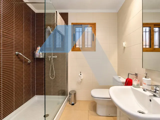 Chalet en parcela urbana con piscina privada en san vicente del raspeig — 34
