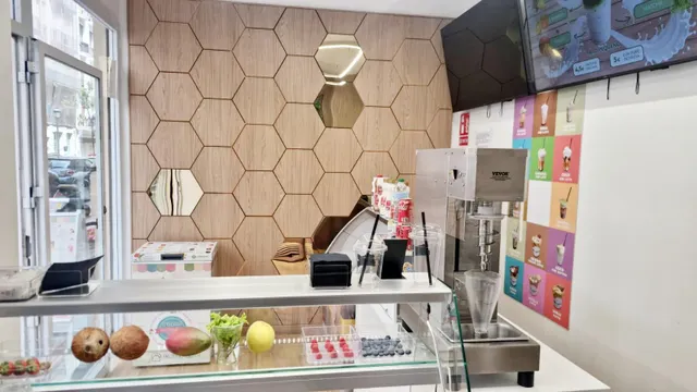 Traspaso de cafeteria - heladeria - yogurteria - zumeria en pleno centro !! excelente oportunidad !! — 18