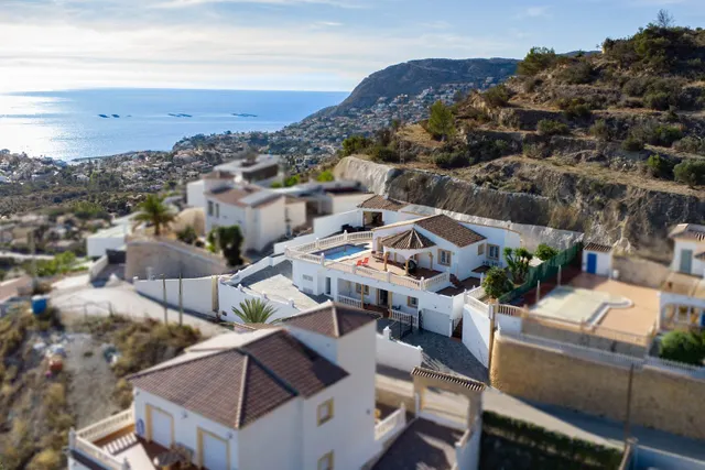 Villa 4 habitaciones 264m² en venta - Cucarres — 24