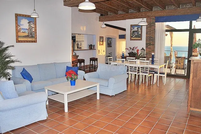 Villa exclusiva en primera línea del mar! 7200m de parcela. - foto 4
