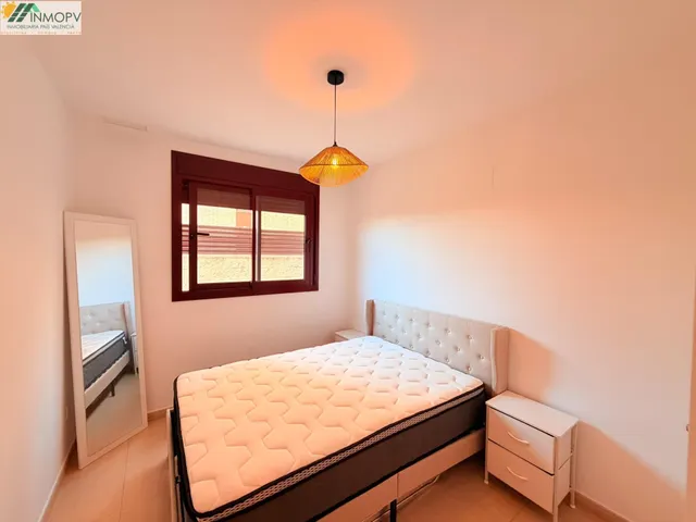 APARTAMENTO ESQUINERO EN PLANTA BAJA CON 2 DORMITORIOS, PISCINA, PARKING Y TRASTERO CERCA DE LA PLAYA — 12