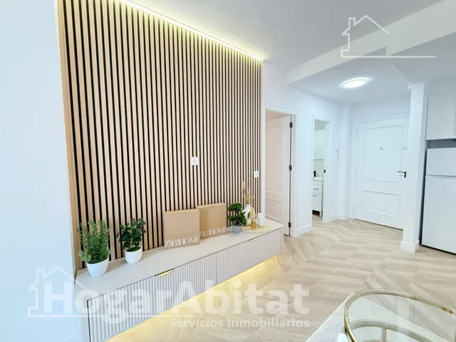 MODERNO, ACOGEDOR Y EXTERIOR EN RESIDENCIAL CON PISCINA Y BALCÓN — 23