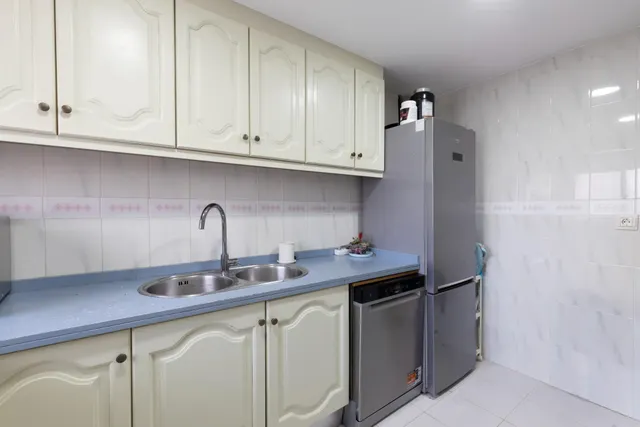 Casa independiente con piscina en La Zubia. — 11