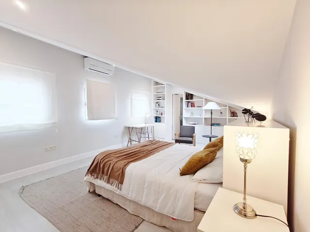 Dúplex 3 habitaciones 150m² en alquiler - Cortes — 24