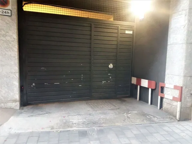 Ref: 2561V EL PUTGET i EL FARRÓ: Plaza de Parking en VENTA para COCHE MEDIANO+MOTO — 4