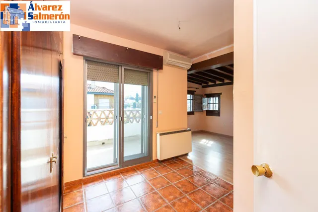Preciosa casa en Ogíjares con piscina y jardín — 25
