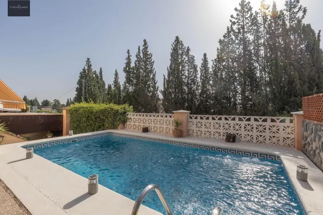 EXCLUSIVA VIVIENDA CON PISCINA PRIVADA EN URBANIZACIÓN "EL TORREÓN" EN ALBOLOTE. — 44