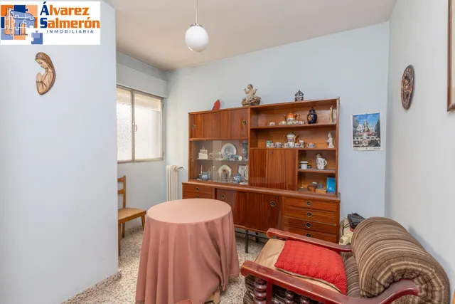 Piso con terraza y gran potencial junto a Camino de Ronda — 24