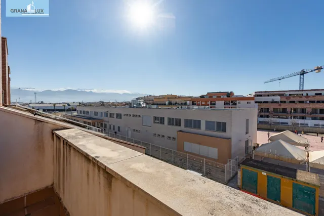 Casa Unifamiliar en Churriana de la Vega — 38