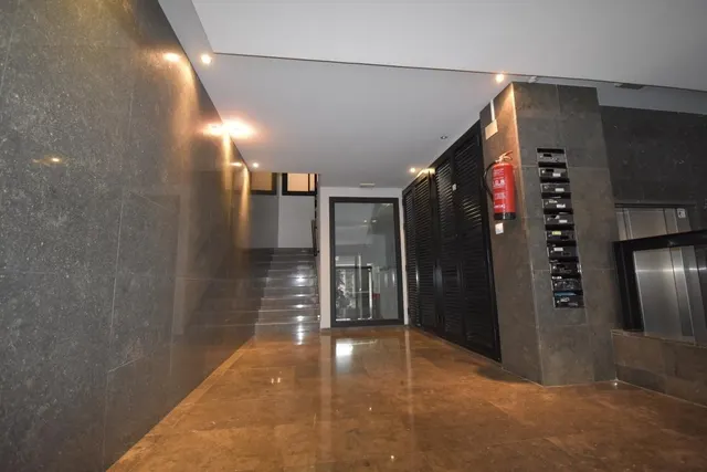 Amplio piso SE VENDE en Torrevieja – 3 habitaciones, terraza y garaje incluido — 36