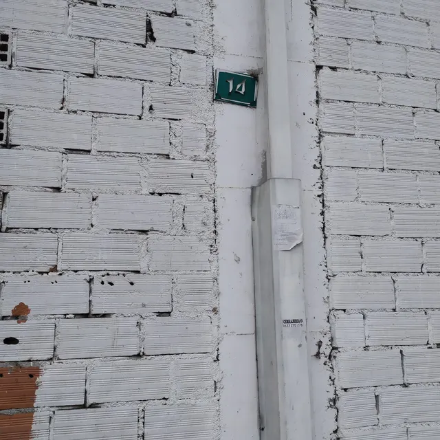 SE VENDE LOCAL COMERCIAL EN SILLEDA — 25