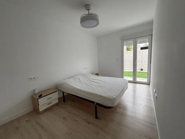 Chalet independiente a estrenar con piscina privada y jardín en Calabardina — 10