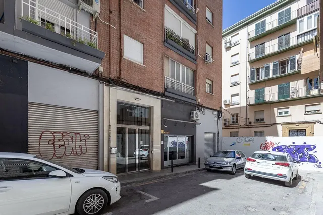 AMPLIO PISO JUNTO GRAN CAPITAN — 29