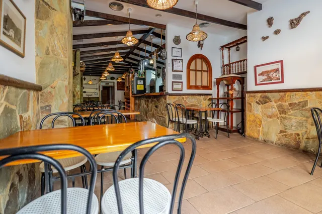 Se vende local comercial en pleno Vecindario y se traspasa e - foto 4