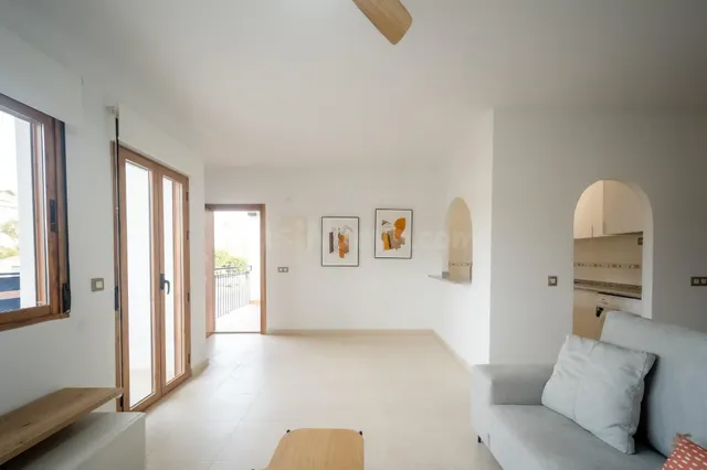 Acogedor apartamento de 2 dormitorios con terraza en Cuevas  - foto 5