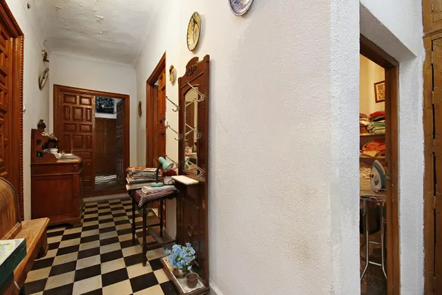 Calle Arriola junto San Juan de Dios — 35