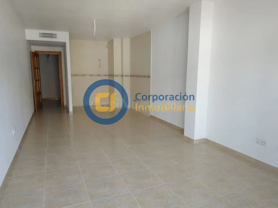 Piso con tres dormitorios y garaje en Puerto Lumbreras