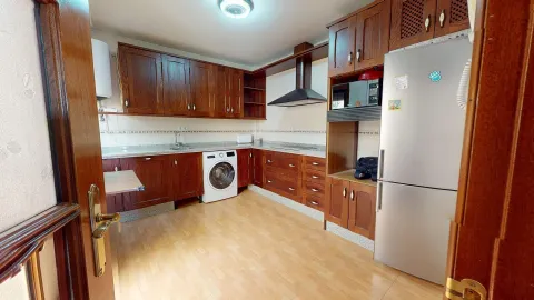 Magnífica vivienda adosada de 3 dormitorios con terraza en urbanización cerrada en Villafranca