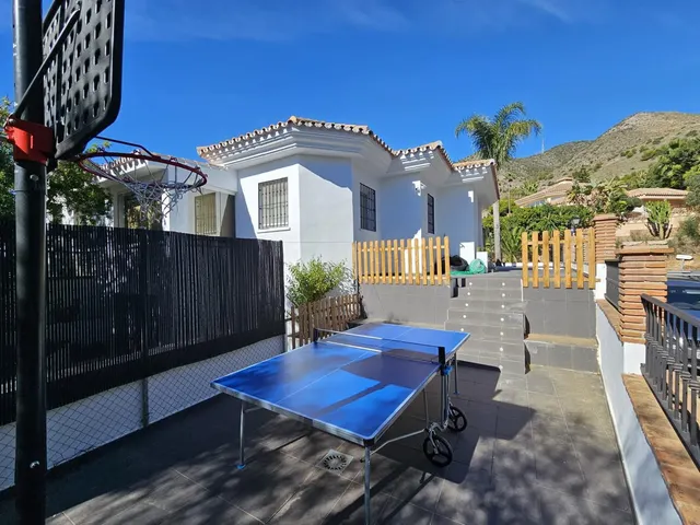 Chalet 5 habitaciones 412m² en venta - Centro — 38