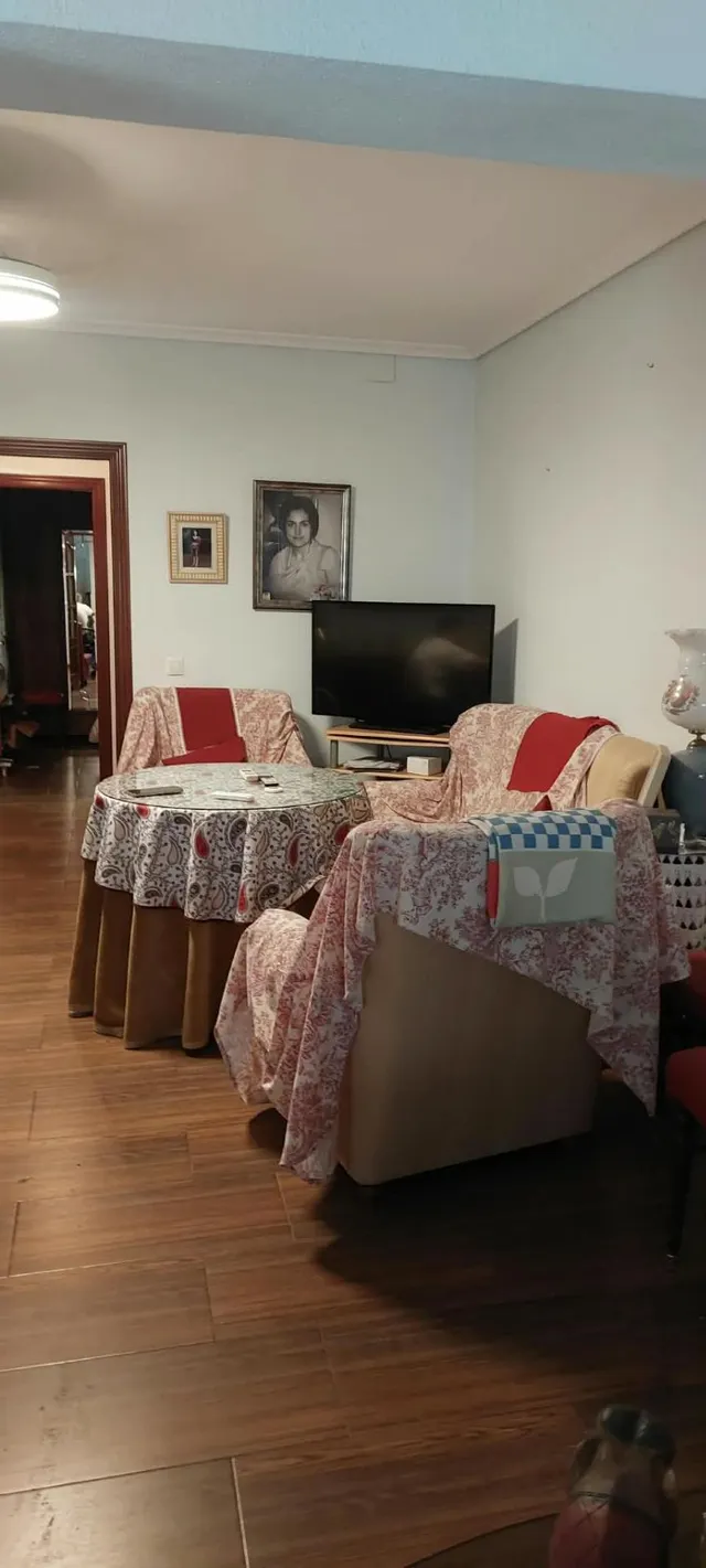 Casa con dos pisos completos junto a renfe — 14